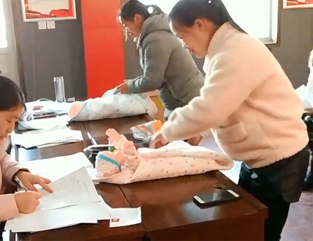 育婴师培训场景